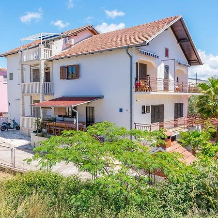 Apartments Ivat روغوزنيكا المظهر الخارجي الصورة