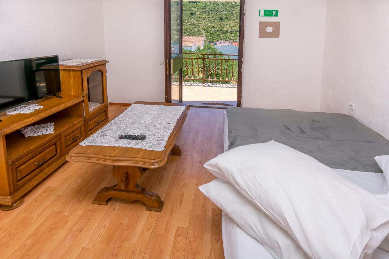 Apartments Ivat روغوزنيكا المظهر الخارجي الصورة