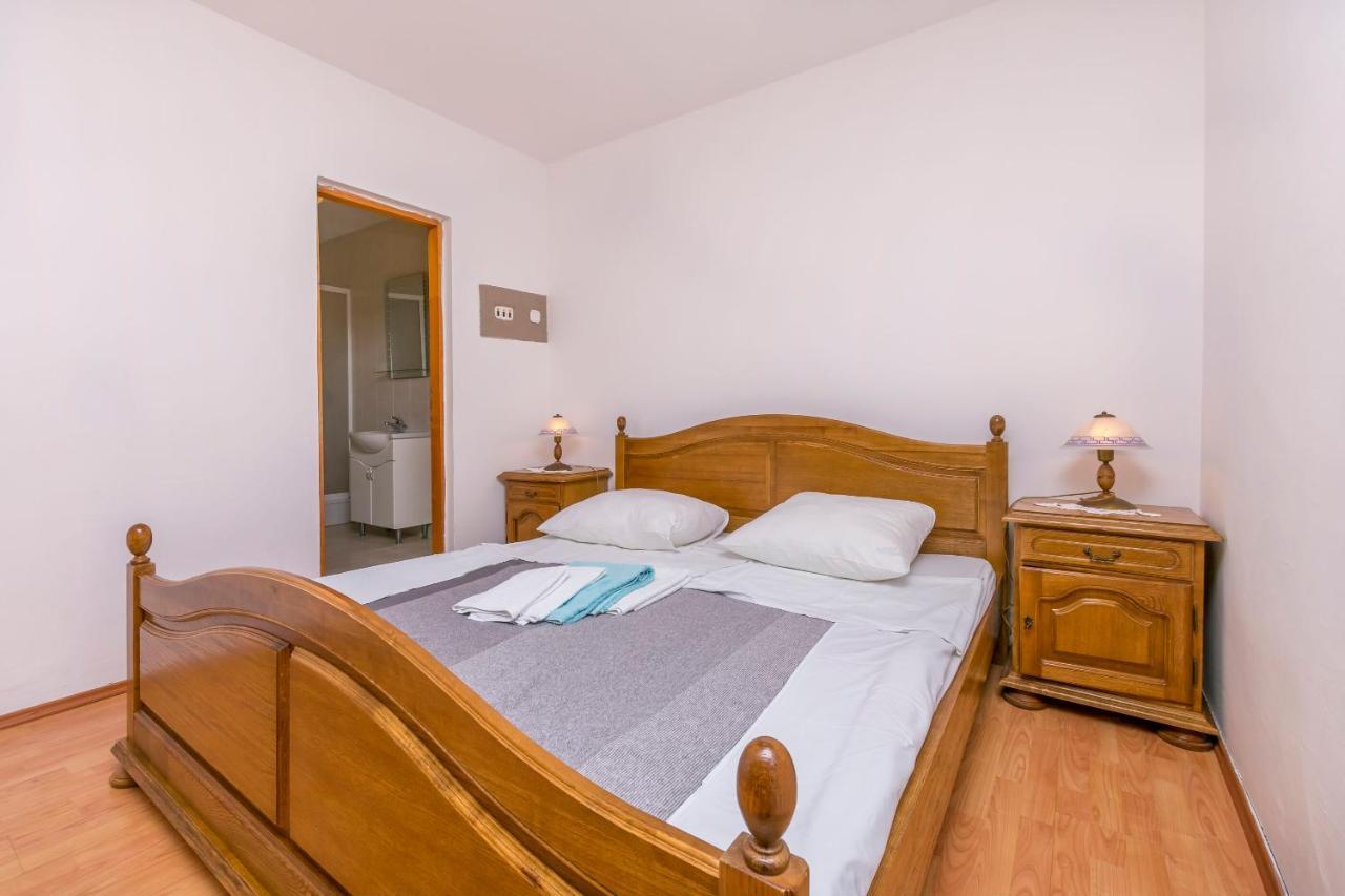 Apartments Ivat روغوزنيكا المظهر الخارجي الصورة
